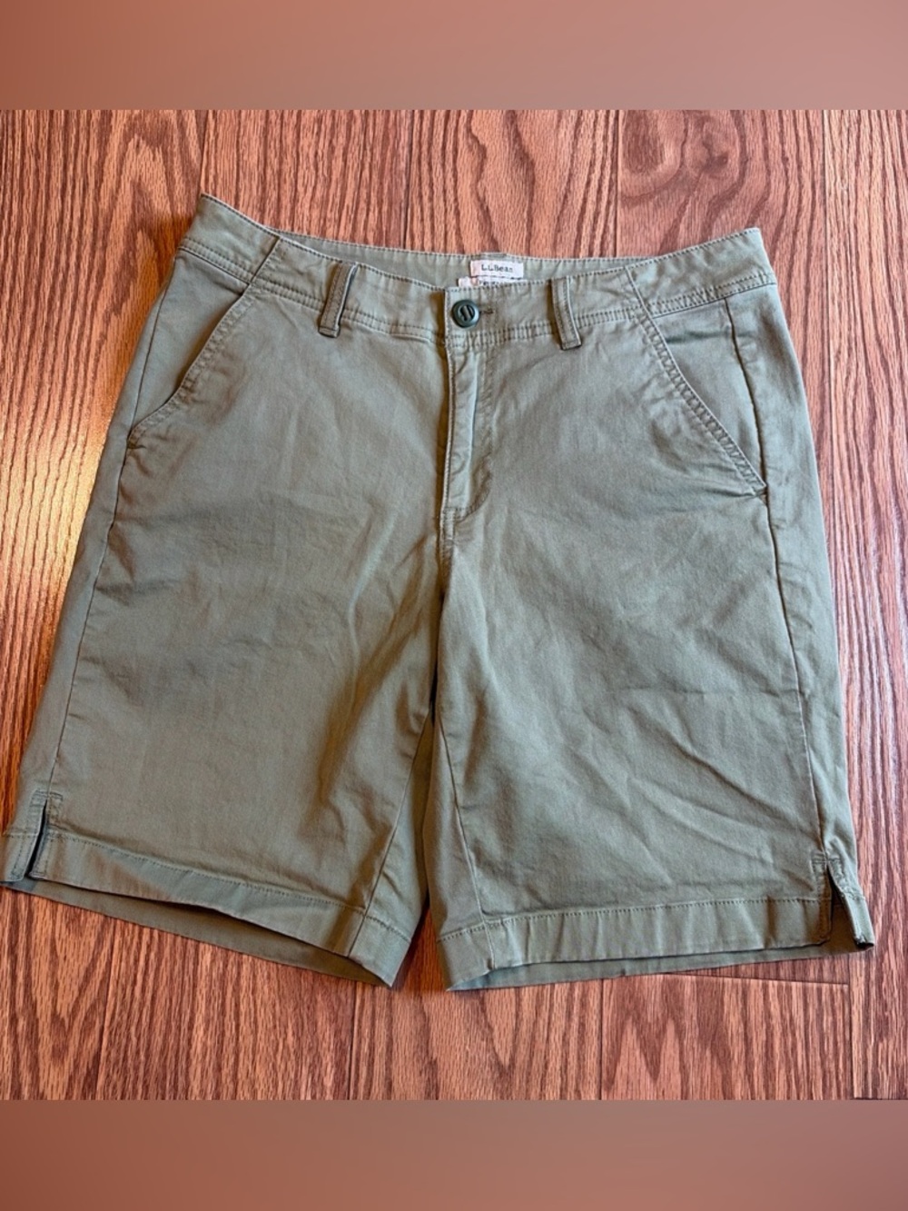 L.L. Bean Favorite Fit Women’s Shorts Size 8 Olive Green Stretch Slash Pockets